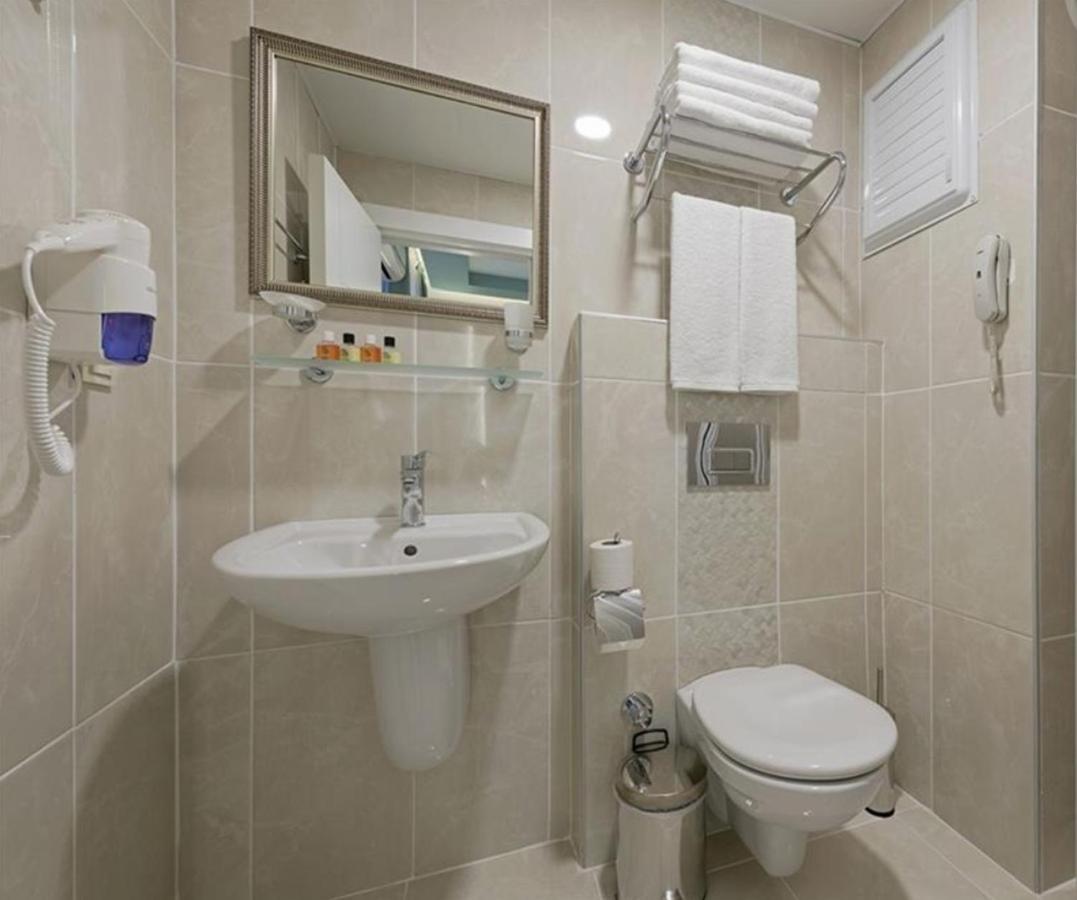 Standard Double or Twin Room Balcony